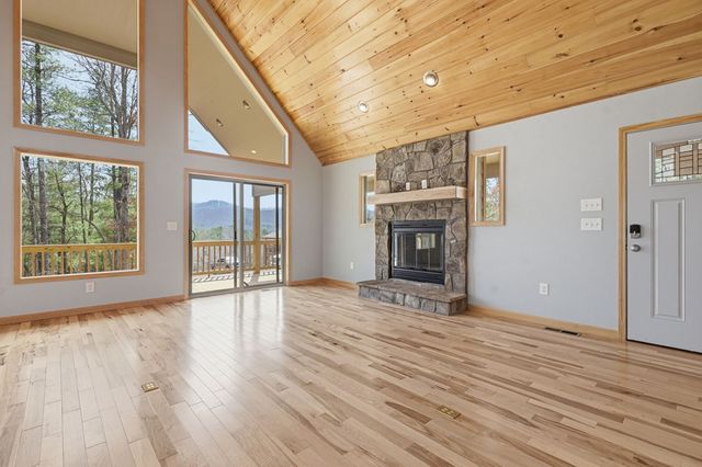 55 Heidis Run, Murphy, NC 28906