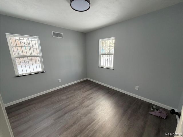19329 Asbury Park, Detroit, MI 48219