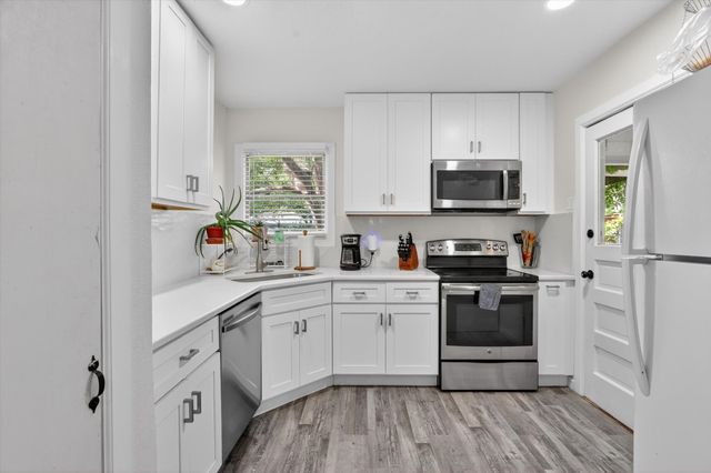 1439 Casa Vale Drive, Dallas, TX 75218