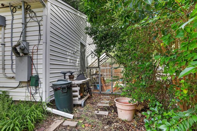 1439 Casa Vale Drive, Dallas, TX 75218
