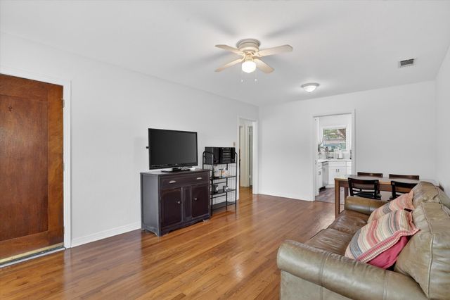1439 Casa Vale Drive, Dallas, TX 75218