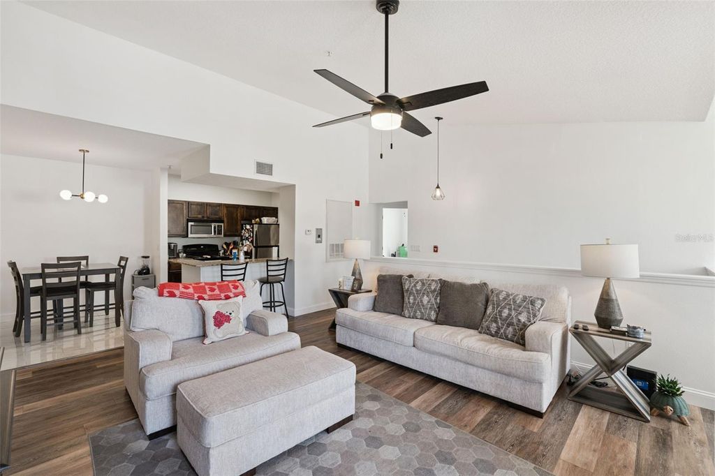 Image 4 of property listing at 2013 TIZEWELL CIRCLE 1410, Orlando, FL 32837