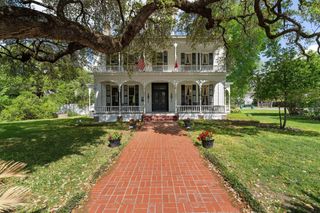 351 E Colorado Street, La Grange, TX 78945