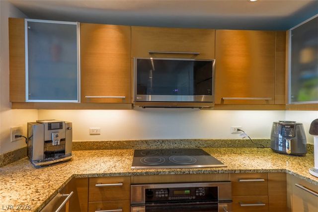 322 Karen Avenue 1105, Las Vegas, NV 89109
