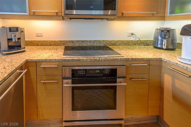 322 Karen Avenue 1105, Las Vegas, NV 89109