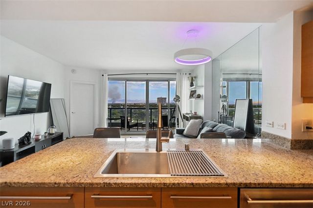 322 Karen Avenue 1105, Las Vegas, NV 89109