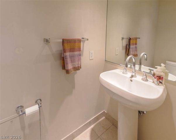 322 Karen Avenue 1105, Las Vegas, NV 89109