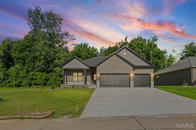 209 Fountain Drive, Glen Carbon, IL 62034