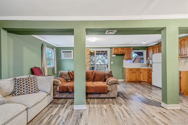 154A Woodrow Parkway, West Babylon, NY 11704