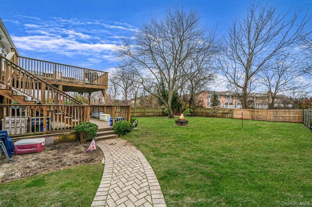 154A Woodrow Parkway, West Babylon, NY 11704