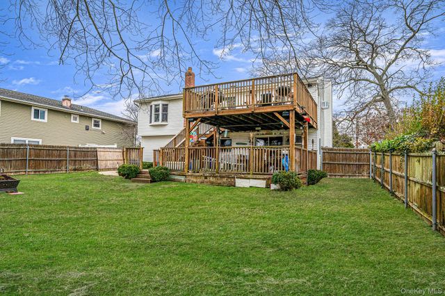 154A Woodrow Parkway, West Babylon, NY 11704