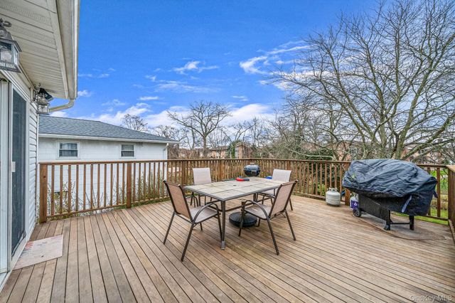 154A Woodrow Parkway, West Babylon, NY 11704