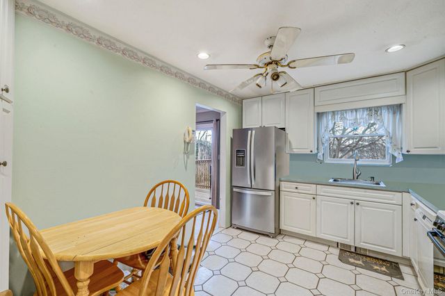 154A Woodrow Parkway, West Babylon, NY 11704