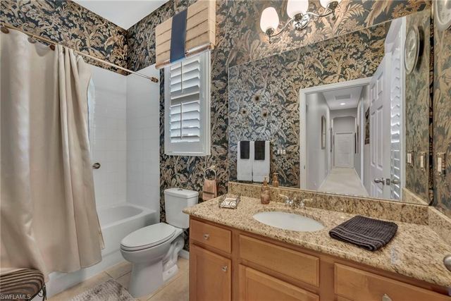 2111 Grove DR, Naples, FL 34120
