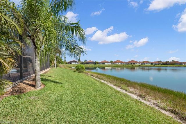 2111 Grove DR, Naples, FL 34120