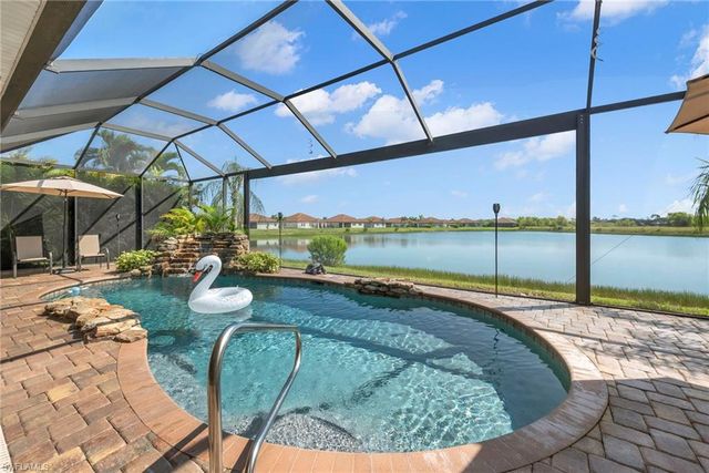 2111 Grove DR, Naples, FL 34120