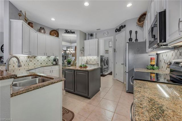 2111 Grove DR, Naples, FL 34120