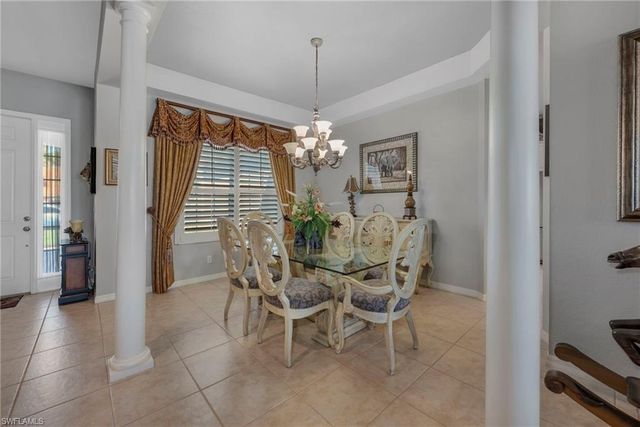 2111 Grove DR, Naples, FL 34120