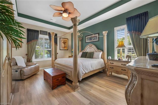 2111 Grove DR, Naples, FL 34120