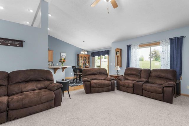 4562 Parkwood Drive, Milton, WI 53563