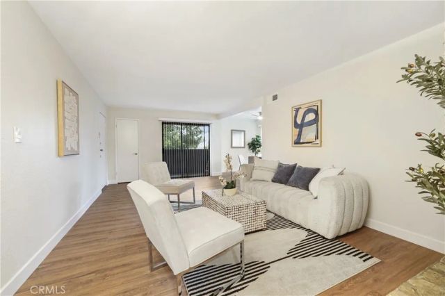 5252 Agnes 2, Valley Village, CA 91607