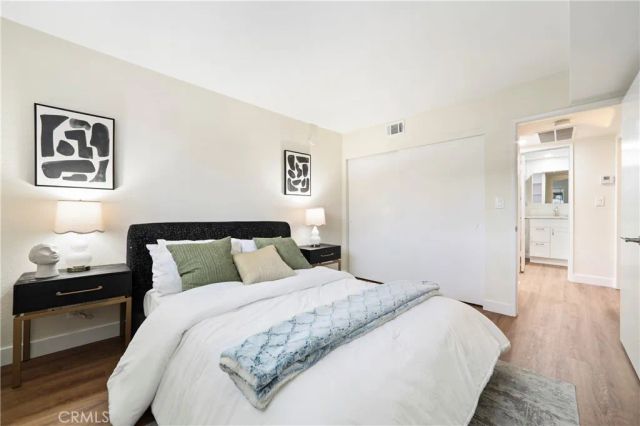 5252 Agnes 2, Valley Village, CA 91607