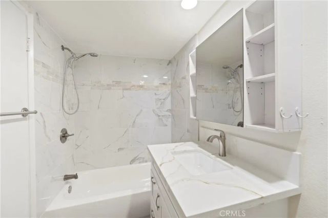 5252 Agnes 2, Valley Village, CA 91607