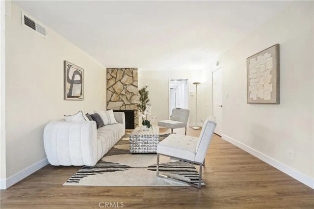 5252 Agnes 2, Valley Village, CA 91607
