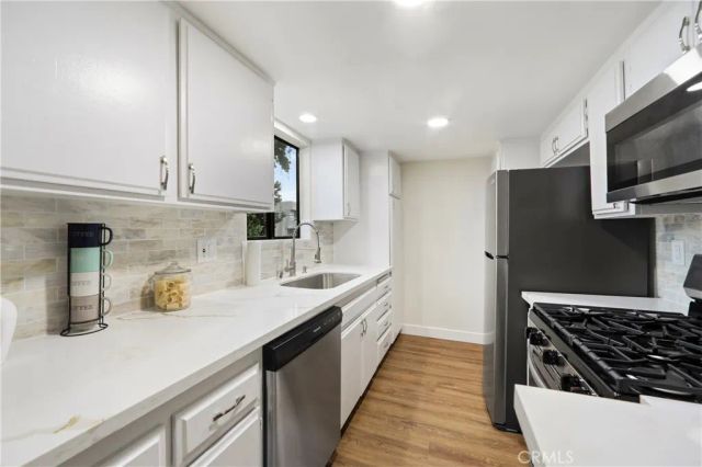 5252 Agnes 2, Valley Village, CA 91607