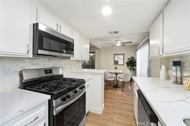 5252 Agnes 2, Valley Village, CA 91607