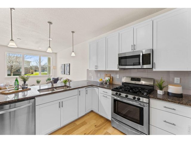 751 Grandview Mdws Dr, Longmont, CO 80503