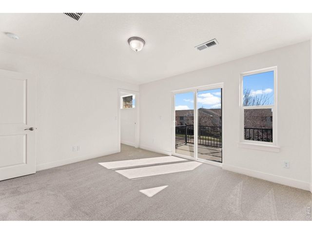 751 Grandview Mdws Dr, Longmont, CO 80503