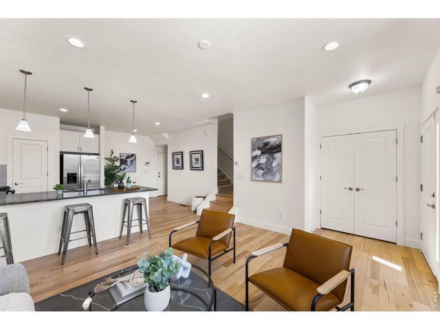 751 Grandview Mdws Dr, Longmont, CO 80503