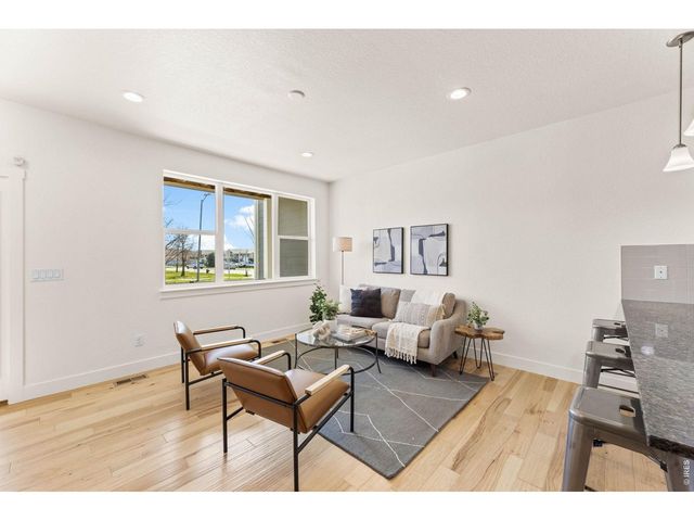 751 Grandview Mdws Dr, Longmont, CO 80503