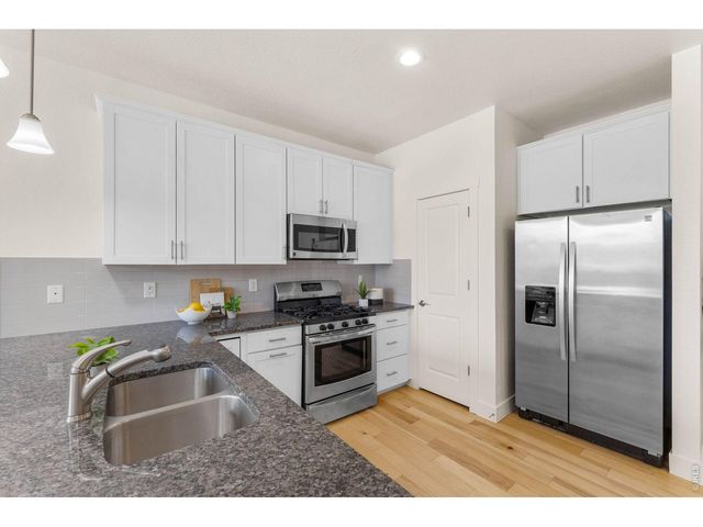 751 Grandview Mdws Dr, Longmont, CO 80503