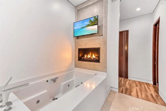 5176 Lindley, Encino, CA 91316