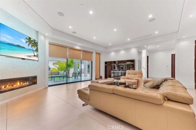 5176 Lindley, Encino, CA 91316