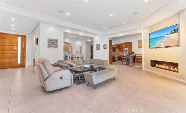 5176 Lindley, Encino, CA 91316