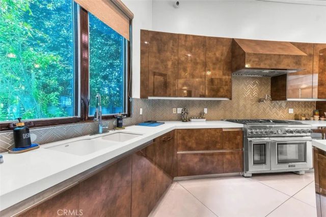 5176 Lindley, Encino, CA 91316