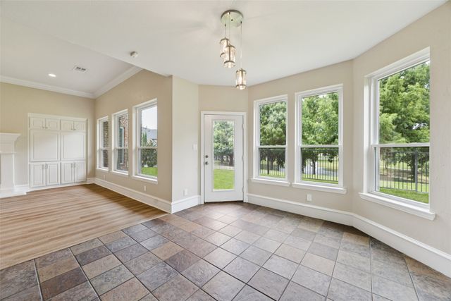 2625 Creekway Drive, Carrollton, TX 75010
