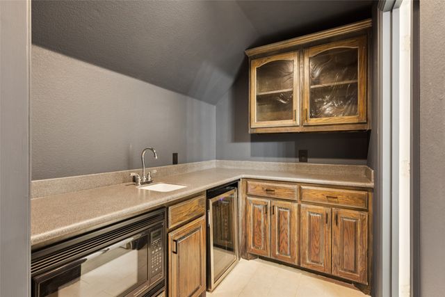 2625 Creekway Drive, Carrollton, TX 75010