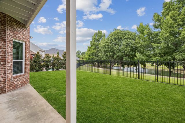 2625 Creekway Drive, Carrollton, TX 75010