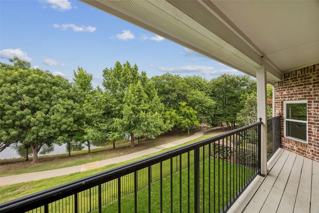 2625 Creekway Drive, Carrollton, TX 75010