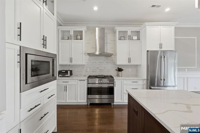 202 Brandon Court, Montvale, NJ 07645
