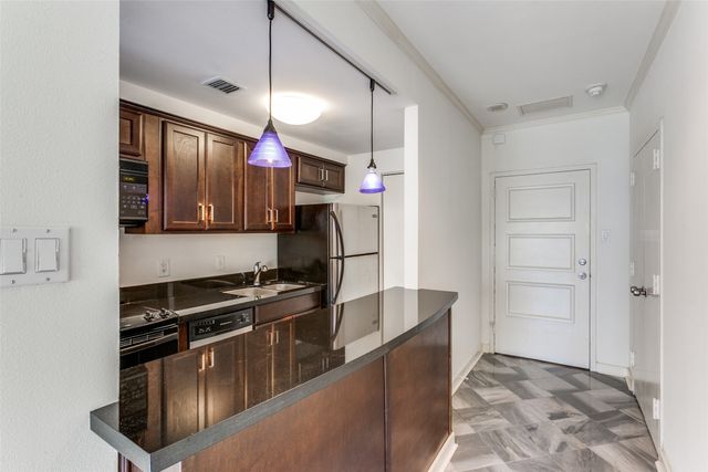 6211 W Northwest Highway G205, Dallas, TX 75225