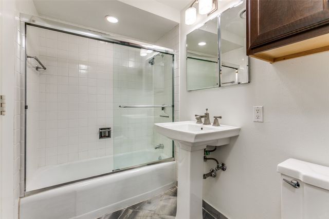 6211 W Northwest Highway G205, Dallas, TX 75225