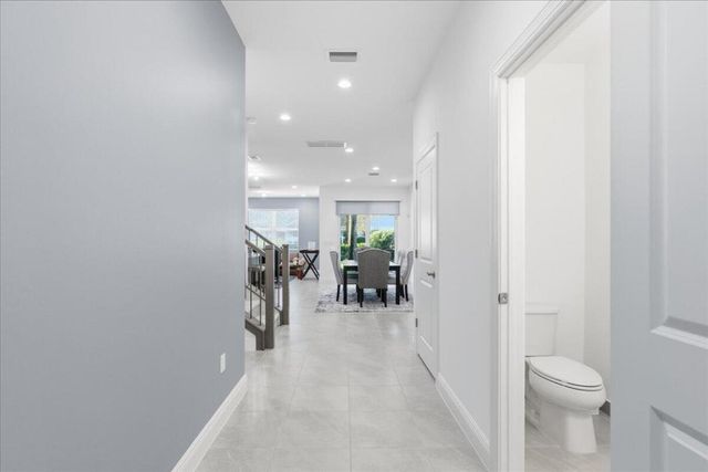 554 Sanderling Circle, Deerfield Beach, FL 33442