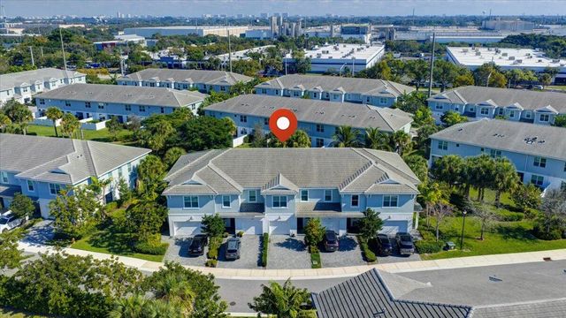 554 Sanderling Circle, Deerfield Beach, FL 33442