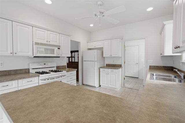 52689 Wildwood Drive, Macomb, MI 48042