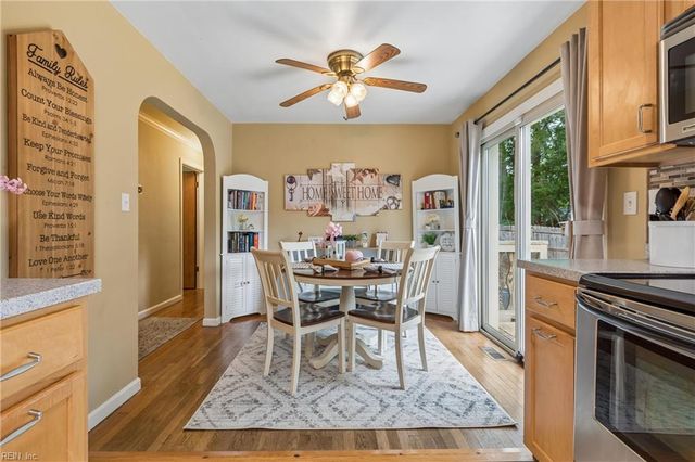 10 Fawn LN, Newport News, VA 23602